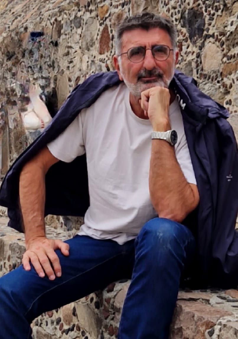 No hay consejos, no hay opiniones, pero no me pidan que cante la vejez ni añore la juventud. Soy el que me estoy. Paco de Blas